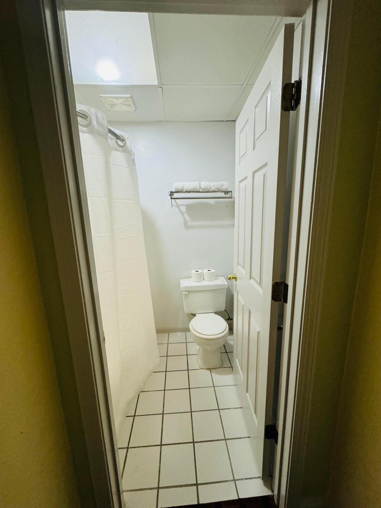Ozark Inn And Suites Osage Beach Εξωτερικό φωτογραφία